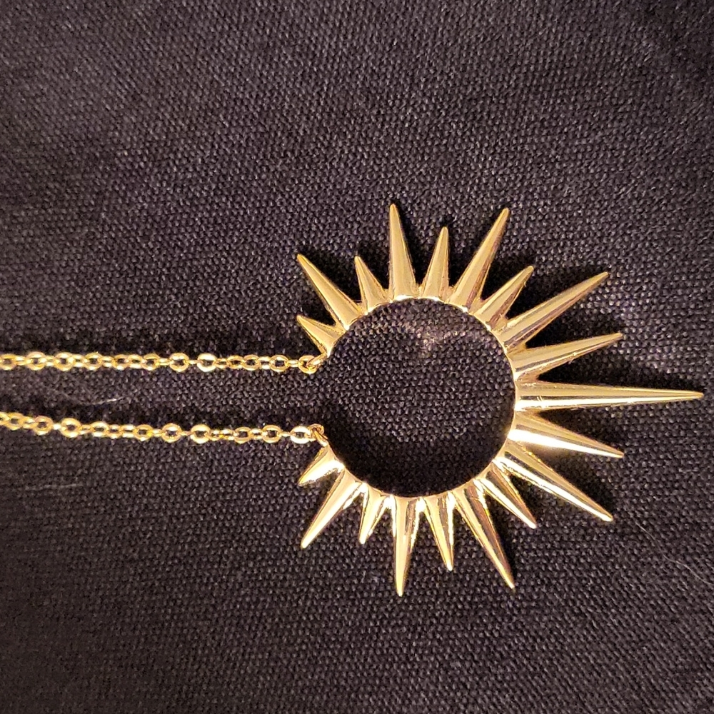 Solaris Necklace - Picture 2 of 5